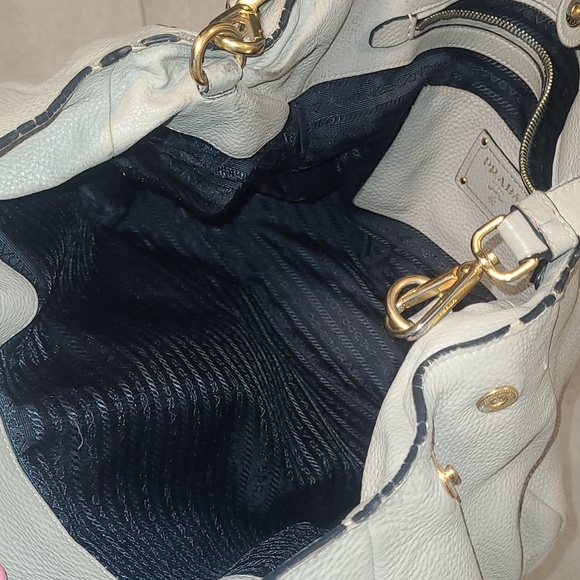 Authentic PRADA Jumbo - Picture 15 of 17
